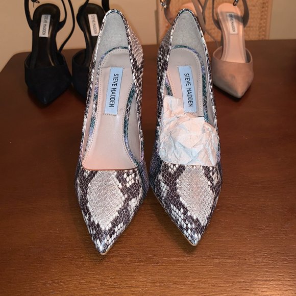 *NEW* Steve Madden Vala Natural Blue / Snake Pointed Pumps (NEVER WORN)